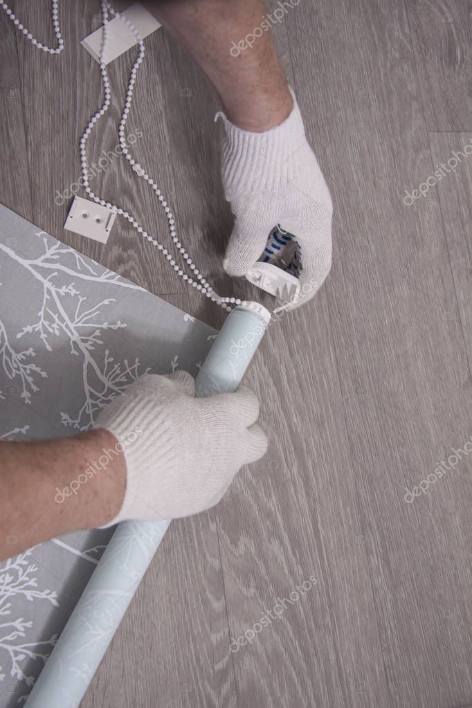 Reparatur an einem Rollladenkasten